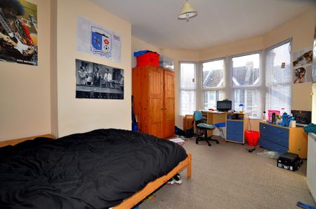 6 Bed Semi-Detached House, Brentry Road, BS16 - Photo 2