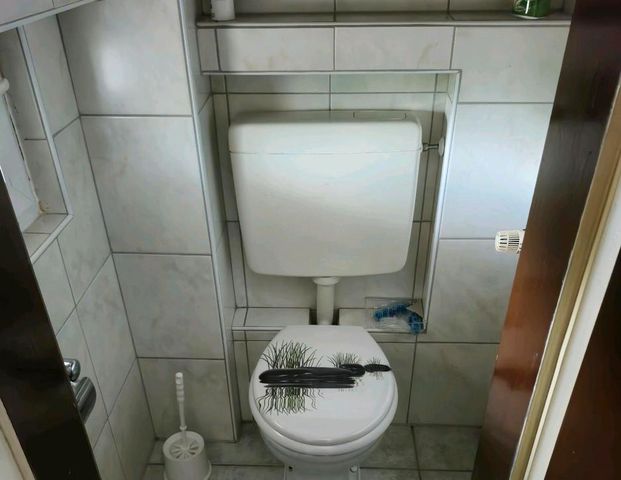 Dachgeschoss Single Wohnung 220 € - Photo 1