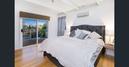 4-Bedroom Beachside Oasis with Poolside Entertaining - Photo 4