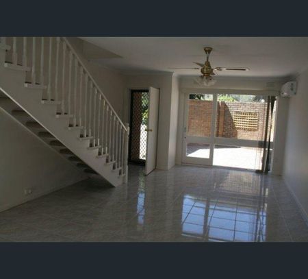 4/5 Iramoo St, Balwyn, Vic 3103 - Photo 3