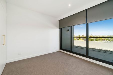 Modern One-Bedroom Apartment with Stunning Views in Balwyn North - Photo 4