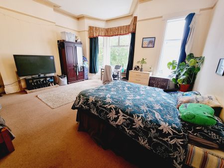 8 Bed Student Accommodation - Photo 5