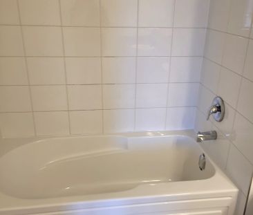 For Lease - 94 Ennerdale Street, Barrie, Ontario - Photo 5