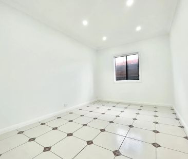 Stylish Low-Maintenance Home with Spacious Terrace - Photo 6