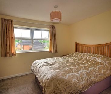 2 bedroom end of terrace house to rent - Photo 3