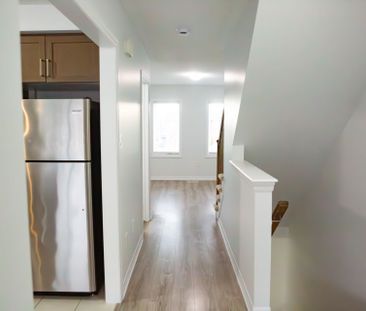 For Lease - 230 Avonsyde Boulevard Unit# 17, Hamilton, Ontario - Photo 3