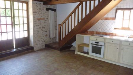 Location Maison 2 pièces 34m² ST SAUVEUR SUR ECOLE 77930 - Photo 2