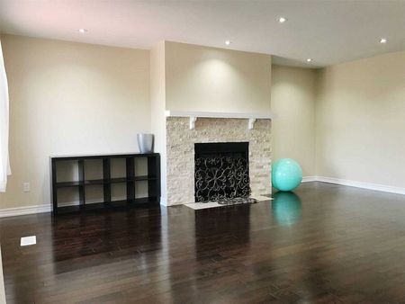 For Lease - 659 Thamesford Terrace, Mississauga, Ontario - Photo 2
