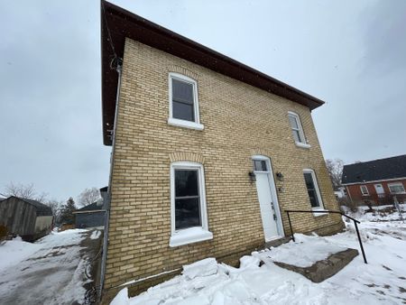 For Lease - 130 Terrace Hill Street Unit# Rear, Brantford, Ontario - Photo 5