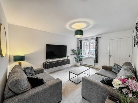 4 bedroom detached house to rent - Photo 2