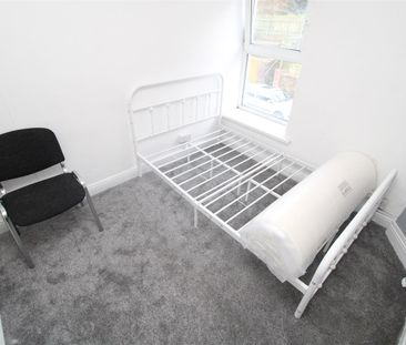 House - Terraced For Rent Laura Street, Pontypridd - Photo 6