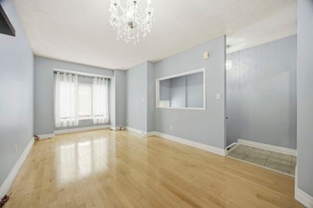 For Lease - 29 Bluewater Court, Toronto, Ontario - Photo 2