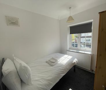 Room 5S, Avalon Road, W13 - Photo 1