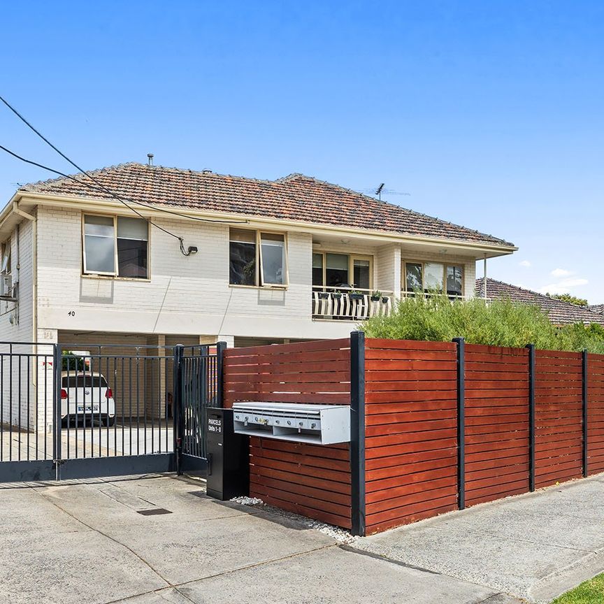 Spacious, Stylish & Superbly Located in Central Carnegie **Application Pending** - Photo 1