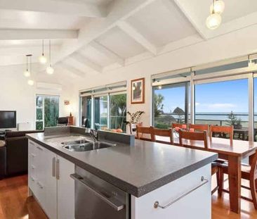 Moturoa - 4 Bedrooms - Photo 3
