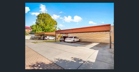 Light-Filled 2-Bedroom Unit – Short Walk to Beach, Shops & Schools - Photo 4