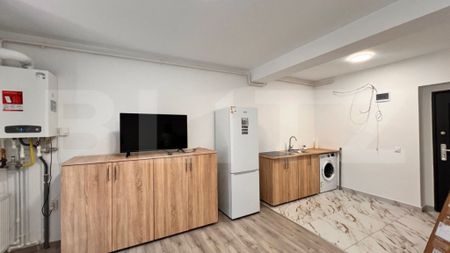Garsonieră de inchiriat, 35 mp, zona Parcul Romanescu - Fotografie 2