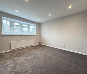 3 bedroom detached bungalow to rent - Photo 4