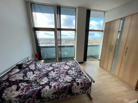 Penthouse to rent on - Photo 5