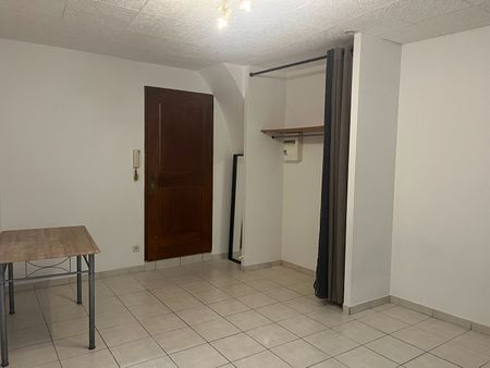 Location Appartement 1 pièce 23m² - Photo 3