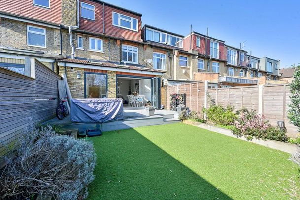 4 bedroom semi-detached house to rent - Photo 1