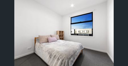 Modern Townhouse! - Photo 4