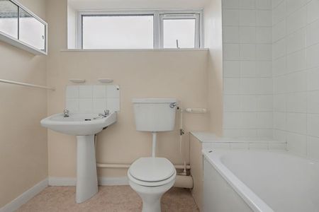 Parkwood Green, Gillingham - Photo 4