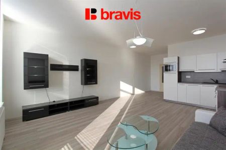Pronájem bytu 1+kk, Brno - Nový Lískovec, ulice Kamínky, balkon, sklep, zařízený - Photo 4