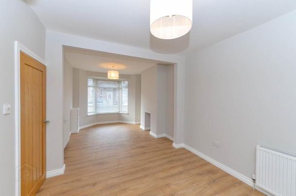 18 Hollycroft Avenue, Belfast, BT5 5JE - Photo 1