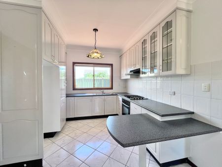 YOUNG 2 BEDROOM VILLA - Photo 5