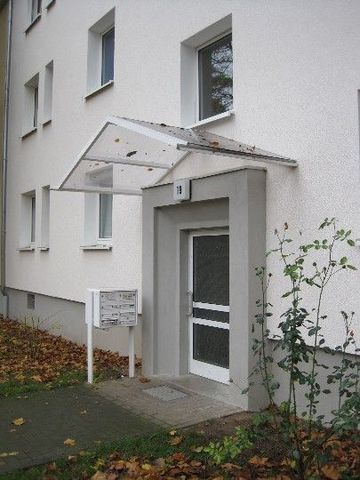 Frisch sanierte 2-Zimmer-Wohnung mit großem Balkon - Photo 3