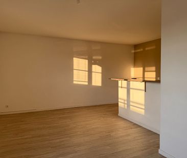 Location Appartement 3 pièces 61m² - Photo 3