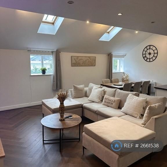 3 bedroom flat to rent - Photo 1