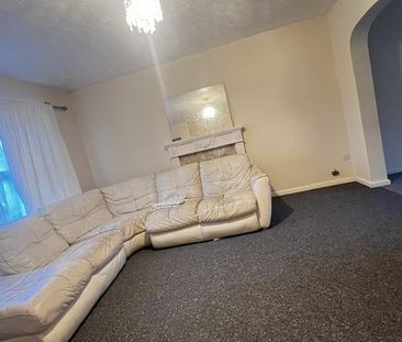 4 bedroom semi-detached house to rent - Photo 6