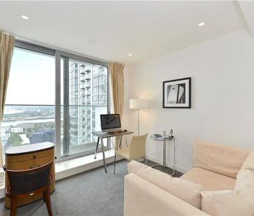 3 bedroom flat in London - Photo 5