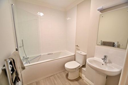2 bedroom flat to rent - Photo 2
