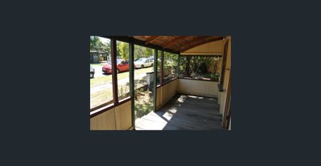 Two Bedroom Home in Central Location + Lawn Maintenance Included! - Photo 5