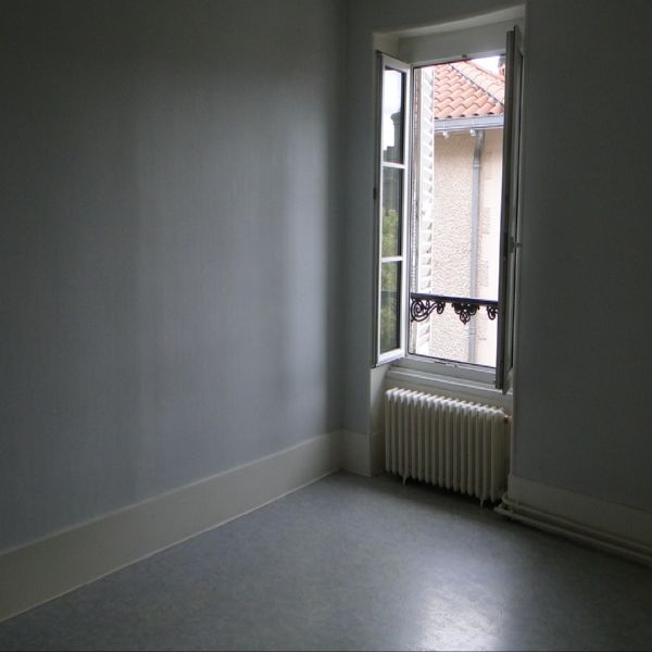 Location Appartement 1 pièce 24m² CLERMONT FERRAND 63000 - Photo 2