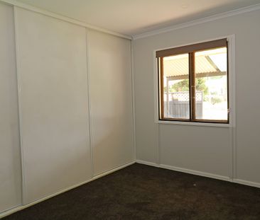 47 Chifley Crescent, Kooringal NSW 2650 - Photo 6