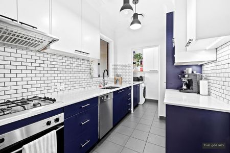 Fully Renovated Unit - Photo 2