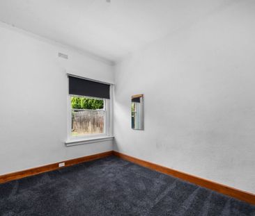 34 Earl Street Sandy Bay TAS 7005 Australia - Photo 5