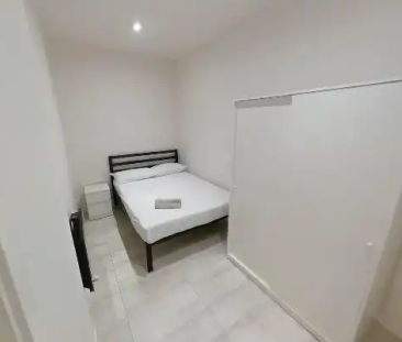 Piso de alquiler en Calle de Los Fundadores, Fuente del Berro - Foto 1