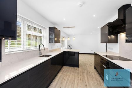 3 bedroom semi-detached house to rent - Photo 5