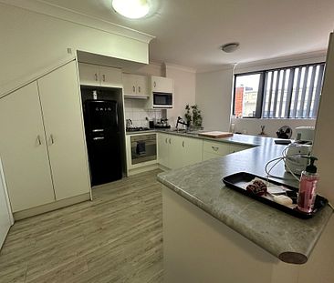 2-bedroom shared unit, Crown Street - Photo 3