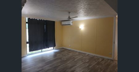 4 Bedroom Home with a Pool in Kelso - Photo 3