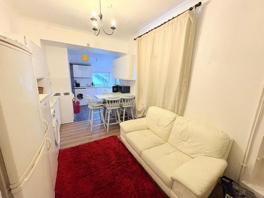 6 bedroom terraced house to rent - Photo 1