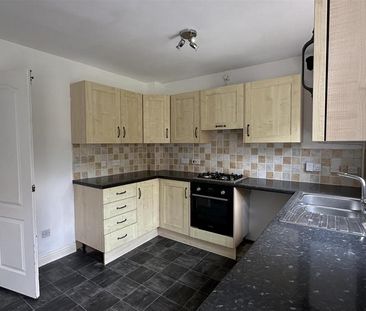 3 bedroom semi-detached house to rent - Photo 5