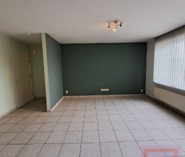 Ruim duplexapp met 3 slaapkamers, 2 auto staanplaatsen en tuin. - Foto 3