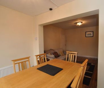 3 bedroom semi-detached house to rent - Photo 4