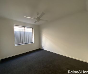 Spacious 4 Bedroom Family Home - Photo 3
